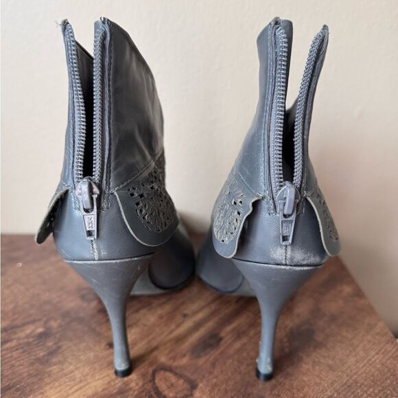 J Vincent Booties Chantile‎ Gray Leather size 8.5 - Picture 7 of 11
